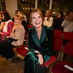 V průběhu večera se herečka skvěle bavila. 