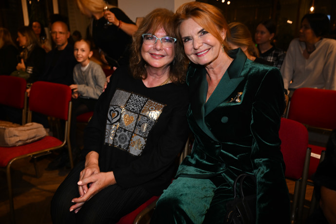 FOTO: Hana Heřmánková se dobře bavila. – stránka 8