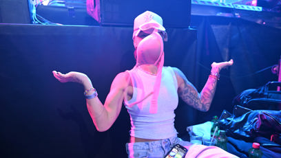 FOTO: Bára Mlejnková srandovala s podprsenkou.