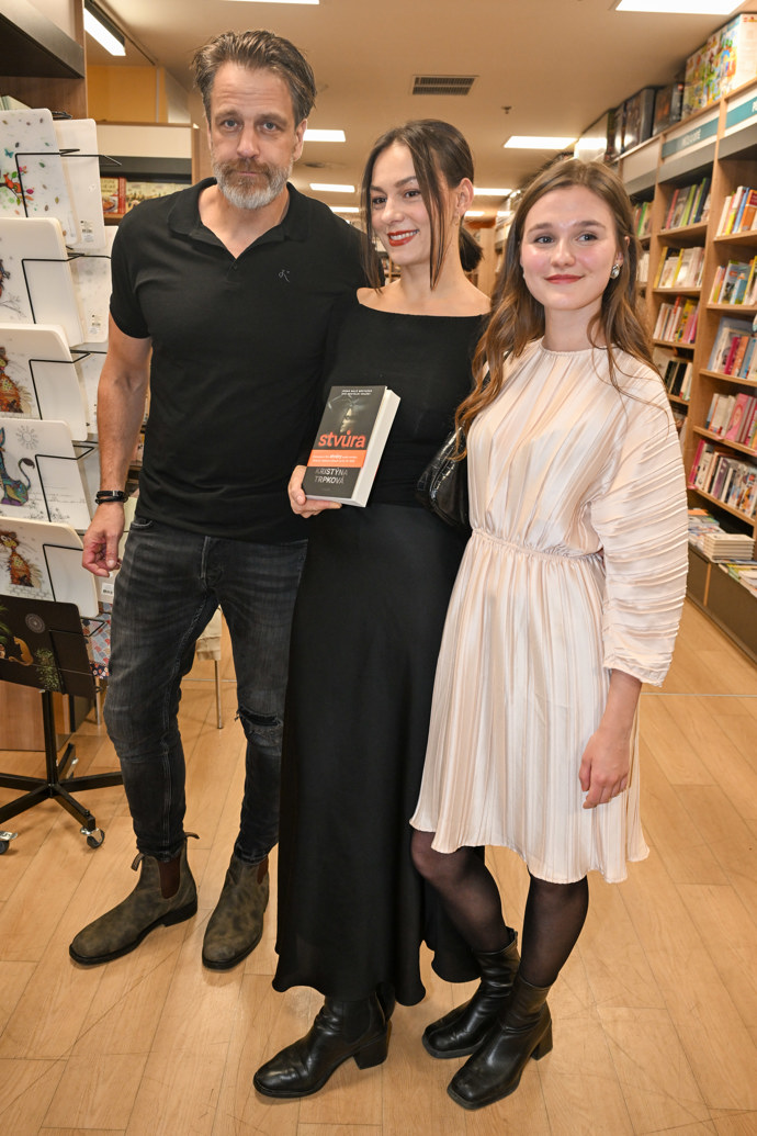 FOTO: Beáta Kaňoková s Olgou Zaunarovou a Václavem Vašákem. – stránka 5