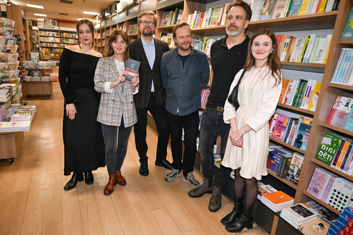 FOTO: Beáta Kaňoková na tiskové konferenci. – stránka 1