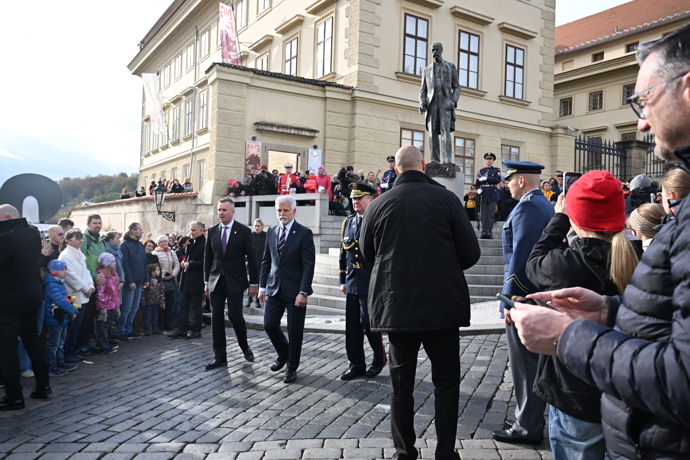 FOTO: Prezident Pavel během oslav 28. října. – stránka 43