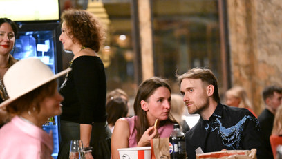 FOTO: Gregor Valentovič  si na premiéru snímku Nepela objednal fastfood.
