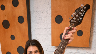 FOTO: Andrea Kalousová a její kytara.