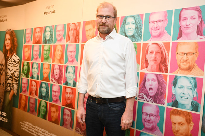 FOTO: Martin Pechlát ztvárnil ve filmu Něco za něco hlavní roli. – stránka 16