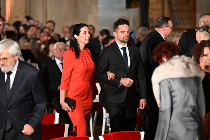 FOTO: Markéta Pekarová Adamová dorazila na předávání státních vyznamenání. – stránka 16