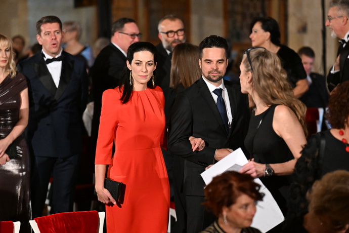 FOTO: Markéta Pekarová Adamová během udílení státních vyznamenání. – stránka 10