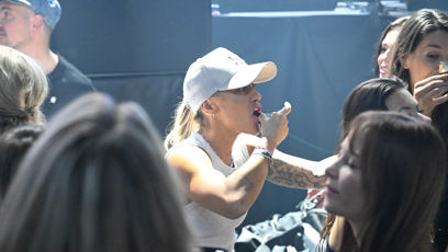 FOTO: Bára Mlejnková si panáky užívala ve velkém stylu.