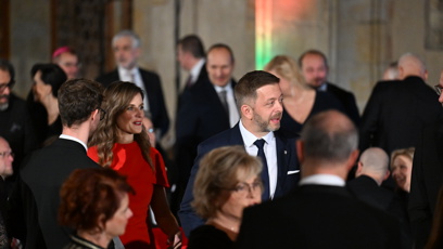 FOTO: Marie doprovodila svého muže.