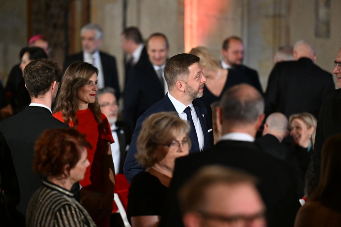 FOTO: Marie Rakušanová dorazila na slavnostní ceremoniál po boku svého manžela. – stránka 1