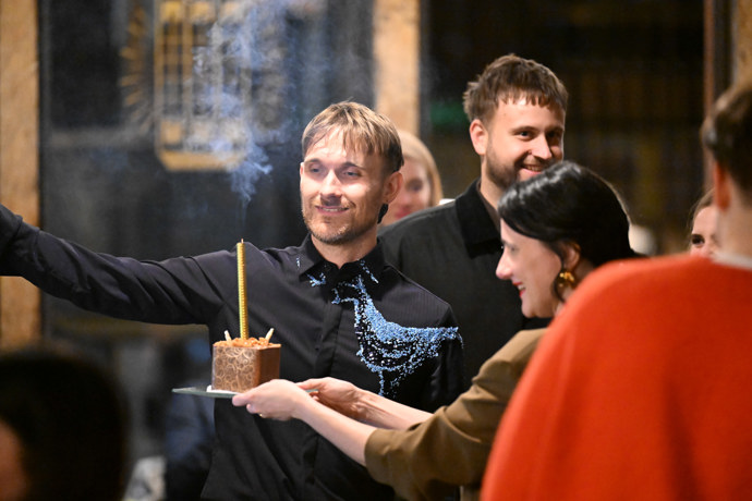 FOTO: Gregor Valentovič slavil narozeniny. – stránka 1