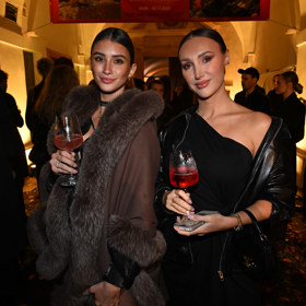 Taťána Makarenko a Daniela Zálešáková na přehlídce Anamé. 