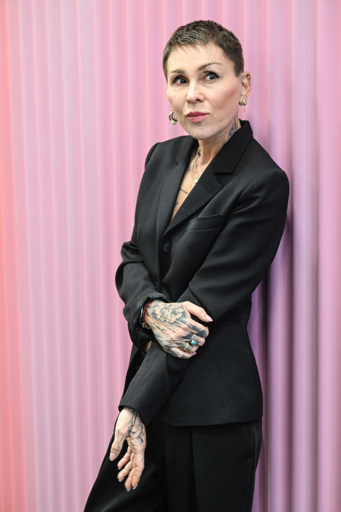 FOTO: Kaira se přestala schovávat za vlasy. – stránka 22