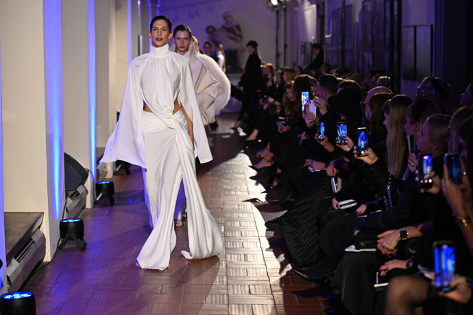 FOTO: Aneta Vignerová na přehlídkovém mole. – stránka 8