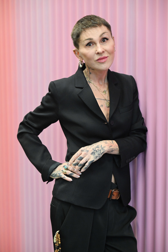 FOTO: Kaira pod sakem neměla nic. – stránka 20