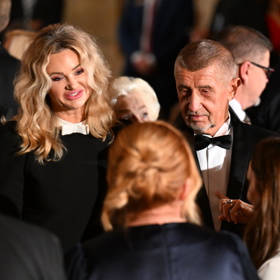 Ačkoli Andrej Babiš a jeho manželka Monika žijí odděleně, mají spolu zřejmě hezký vztah. A to i kvůli dětem. 