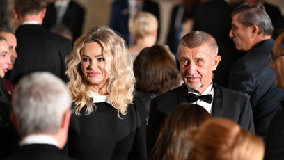 FOTO: Manželé Babišovi na slavnostním ceremoniálu.