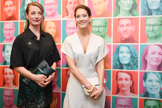 FOTO: Anna Polívková a Barbora Seidlová. – stránka 17