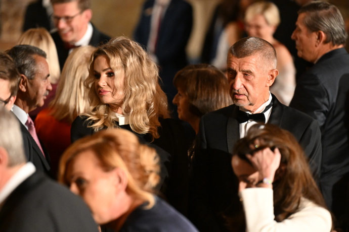 FOTO: Monika Babišová mezi hosty na Pražském hradě. – stránka 27