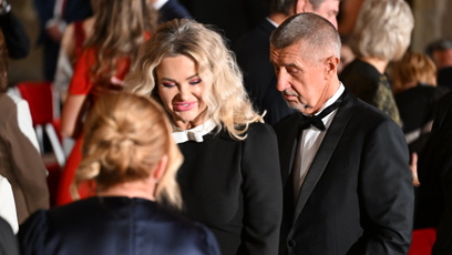 FOTO: Monika Babišová při příchodu na Pražský hrad.