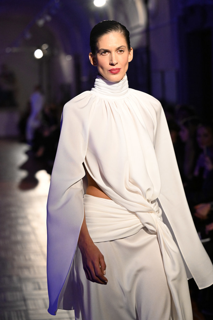 FOTO: Aneta vynesla bílé šaty. – stránka 6