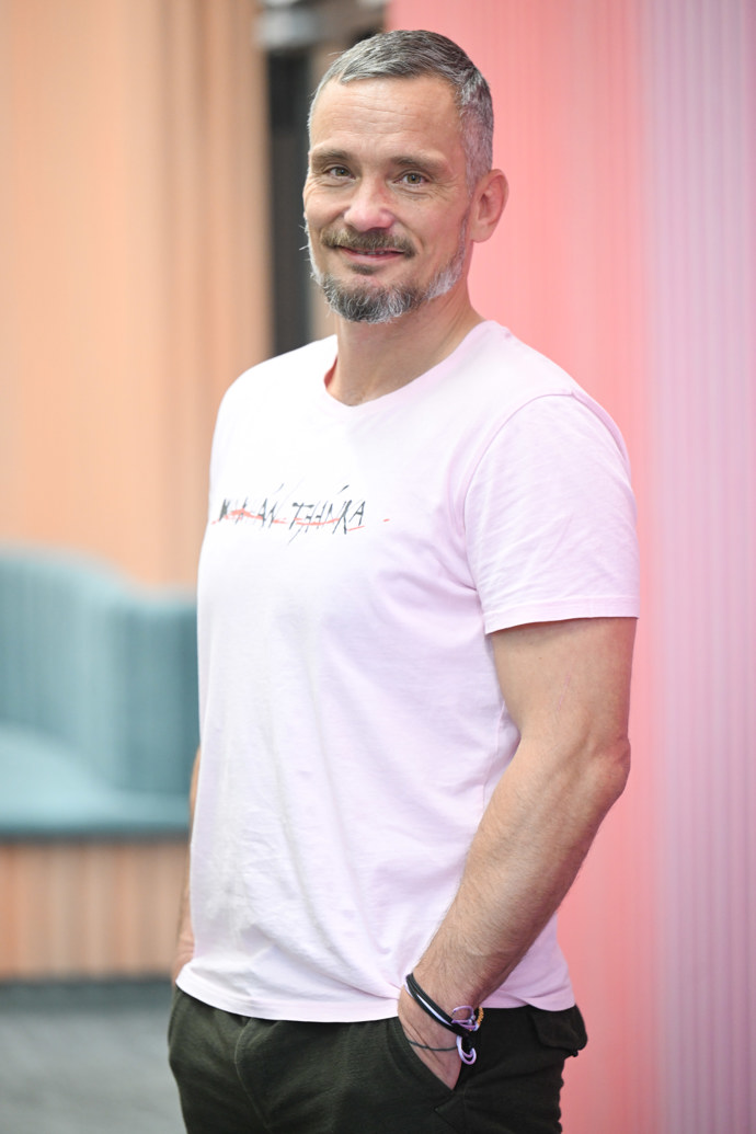 FOTO: Kačer se živý jako masér. – stránka 5