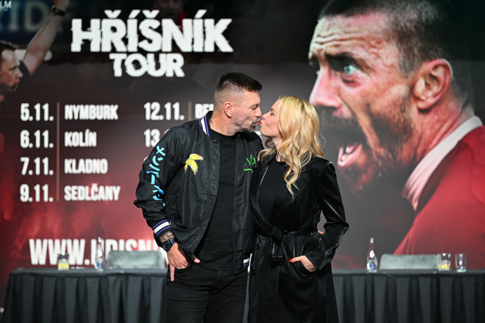 FOTO: Tomáš vypadá šťastnější než kdy dřív. – stránka 3