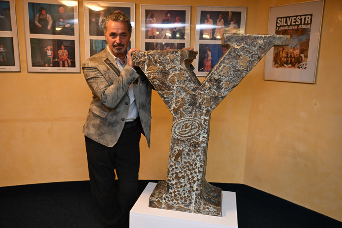 FOTO: Martin Dejdar křtil knihu v divadle Ypsilon. – stránka 41