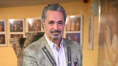 FOTO: Martin Dejdar se svou knihou.