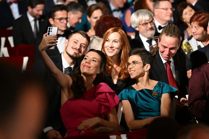 FOTO: Ivan Bartoš se ženou se fotil s Piráty – stránka 8