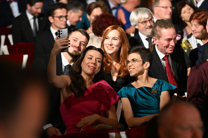 FOTO: Ivan Bartoš se ženou se fotil s Piráty – stránka 5