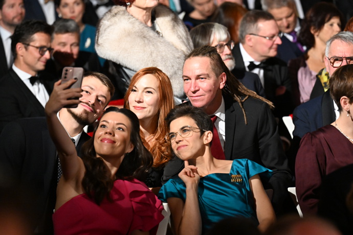 FOTO: Známé tváře si dělali selfie.