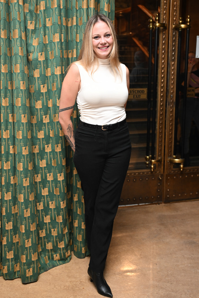 FOTO: Partnerka Jaromíra Noska. – stránka 1