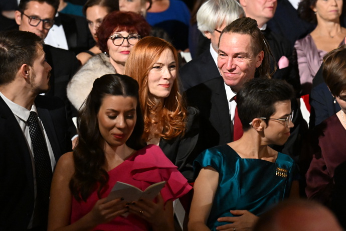 FOTO: Ivan Bartoš vzal sebou ženu. – stránka 3