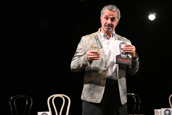 FOTO: Martin Dejdar křtil knihu v divadle Ypsilon. – stránka 22