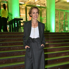 Herečka Petra Bučková na premiéře seriálu Štěstíčku naproti.
