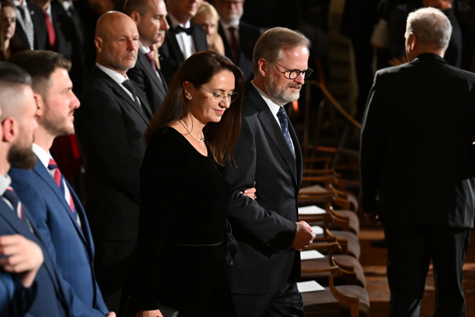 FOTO: Petr Fiala se svou ženou. – stránka 2