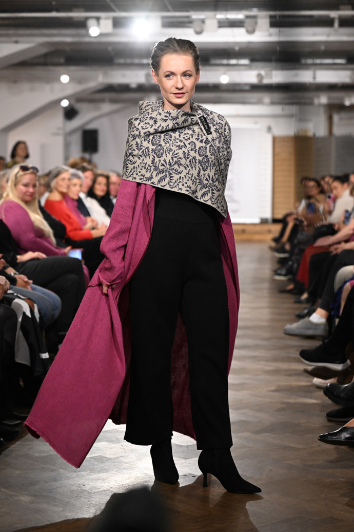 FOTO: Anna Jiřina Daňhelová miluje cestování. – stránka 7