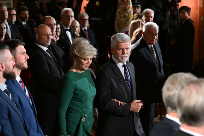 FOTO: Petr Pavel s manželkou. – stránka 26