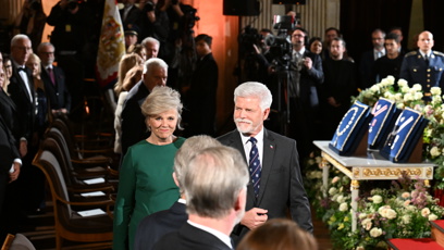 FOTO: Elegantní róba Evy Pavlové inspirovaná českou krajinou.