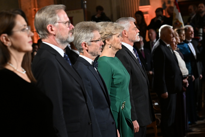 FOTO: Eva Pavlová s Petrem Pavlem během státního svátku. – stránka 35