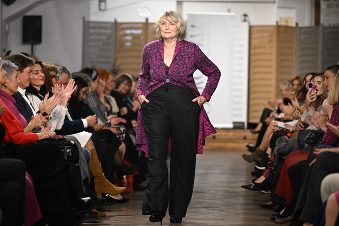 FOTO: Herečka Eliška Balzerová jako modelka. – stránka 9