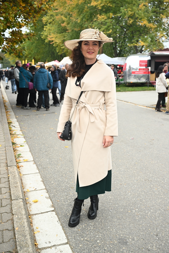 FOTO: Dámám to moc slušelo. – stránka 86