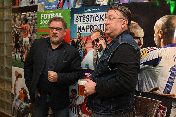 FOTO: Václav Kopta na premiéře Štěstíčku naproti. – stránka 6