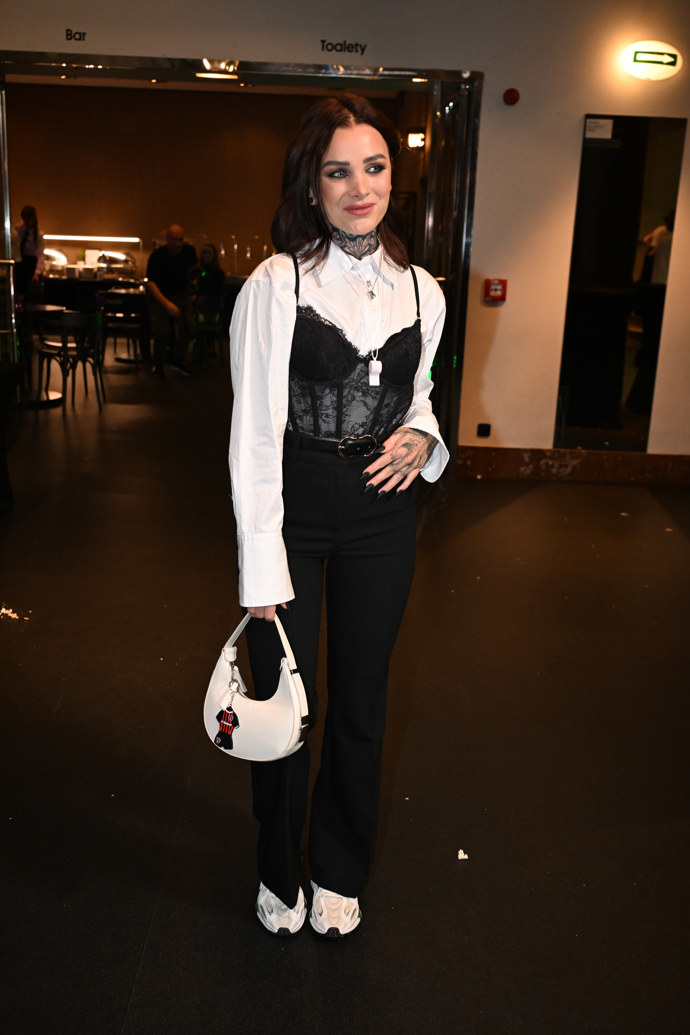 FOTO: Michaela Cútová na premiéře seriálu Štěstíčku naproti. – stránka 5