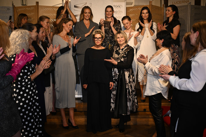 FOTO: Anna Jiřina Daňhelová na módní přehlídce. – stránka 1