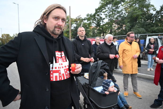 FOTO: Jedna demonstrace proběhla v Praze, další v Brně. – stránka 35