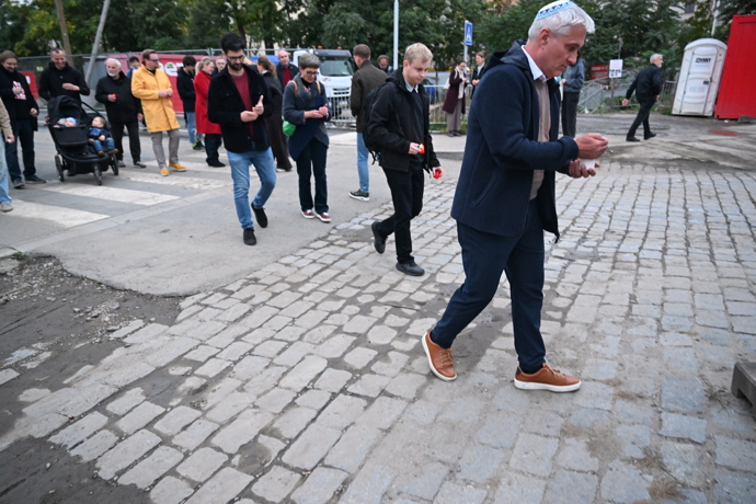 FOTO: Demonstrace se zúčastnil i Miloslav Mejzlík (Starostové). – stránka 30