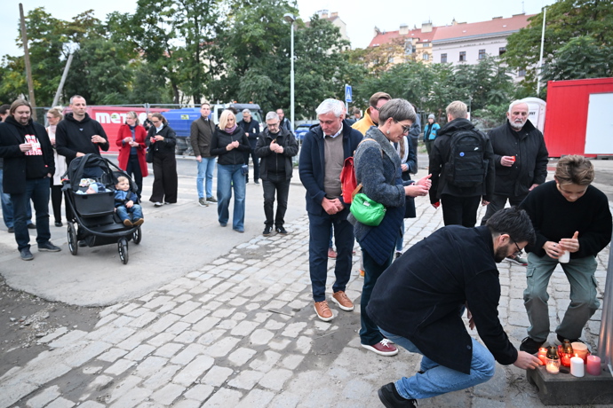 FOTO: V neděli se uskutečnily demonstrace proti Filipu Turkovi. – stránka 25