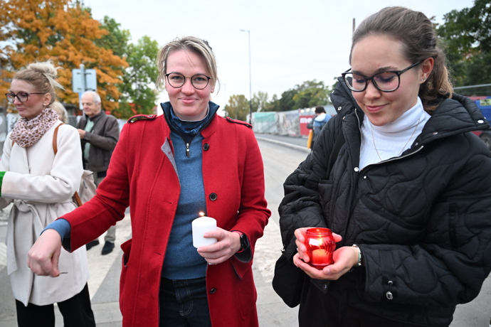 FOTO: V neděli se uskutečnily demonstrace proti Filipu Turkovi. Jedna byla v Praze, další v Brně. – stránka 19